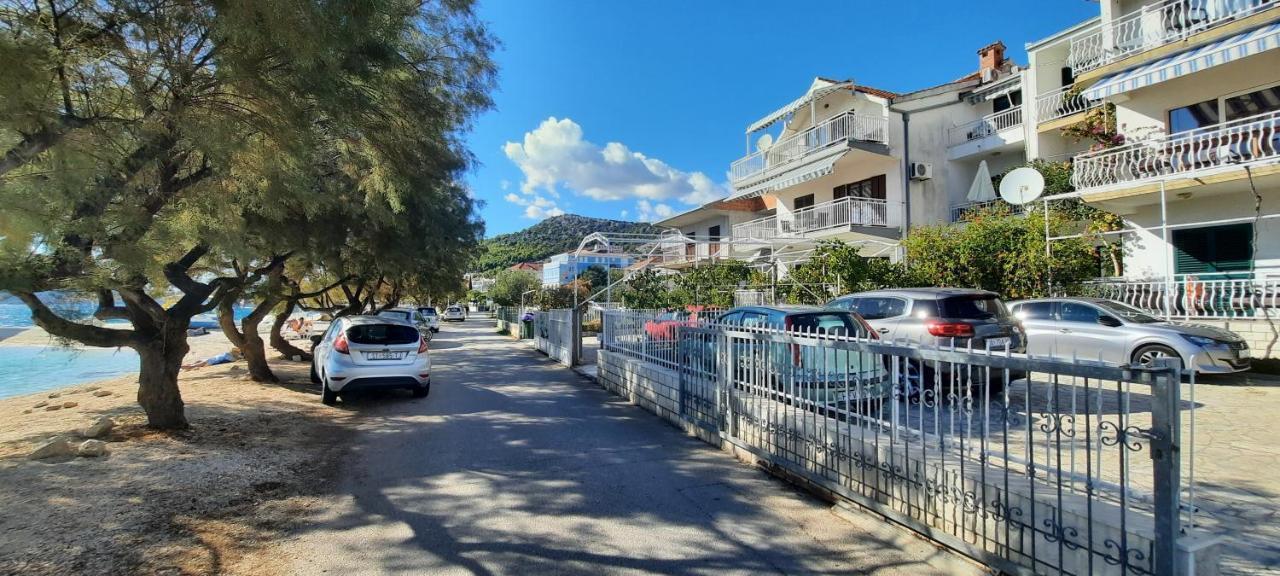 Apartments Ana Bilota Seget Vranjica Exterior foto