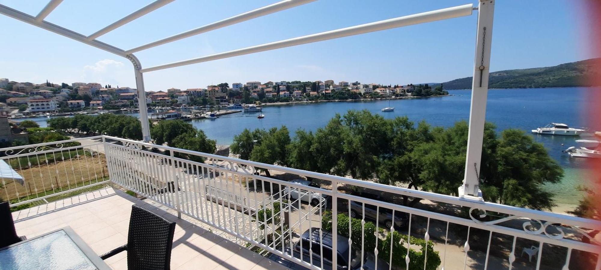 Apartments Ana Bilota Seget Vranjica Exterior foto